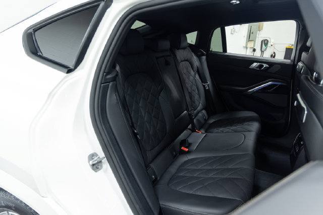 Used 2026 BMW X6 xDrive40i AWD/4WD image 23