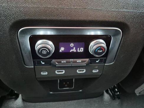 Used 2024 GMC Yukon Denali Ultimate AWD/4WD image 18