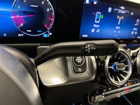 Used 2025 Mercedes-Benz GLB 250 GLB 250 image 22