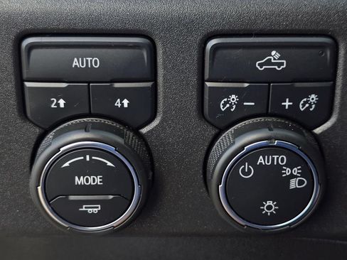 Used 2024 Chevrolet Silverado 1500 LT AWD/4WD image 23