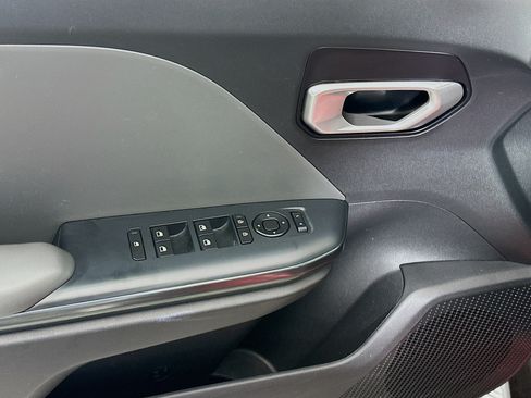 Used 2025 Kia K4 FWD image 15
