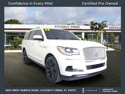 Certified 2024 Lincoln Navigator Reserve w/ Monochromatic Package AWD/4WD image 1