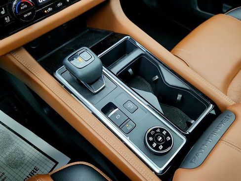 Used 2023 Nissan Pathfinder Platinum image 24