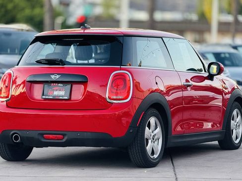 Used 2019 MINI Cooper 2-Door Hardtop image 6