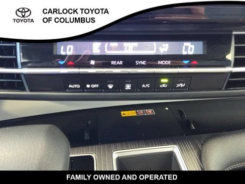 Used 2026 Toyota Sienna LE FWD image 27