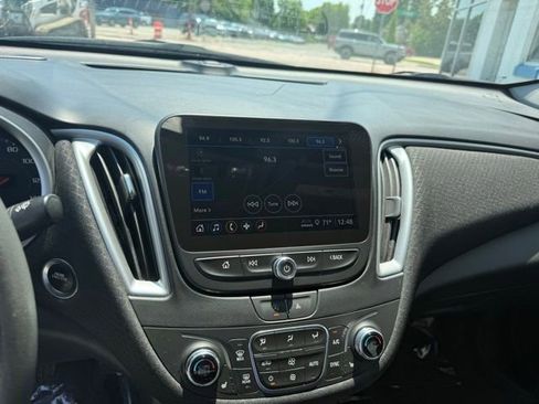 Used 2024 Chevrolet Malibu LT FWD image 19