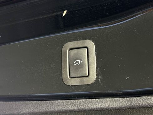 Used 2018 Toyota Highlander XLE AWD/4WD image 40