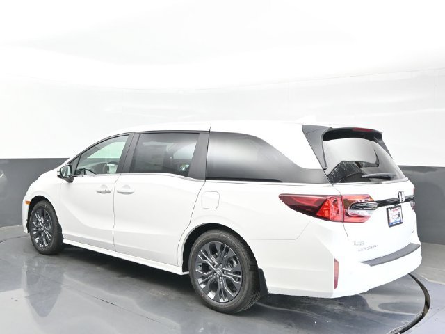 New 2026 Honda Odyssey Touring image 3