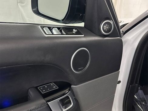 Used 2019 Land Rover Range Rover Sport HSE Dynamic image 9