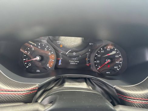 Used 2025 Jeep Compass Trailhawk AWD/4WD image 39