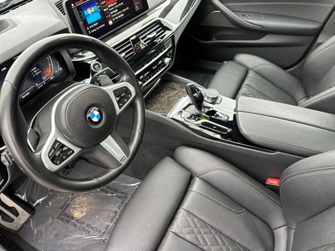 Used 2022 BMW 540i w/ M Sport Package image 10