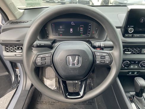 Certified 2025 Honda Accord SE image 25