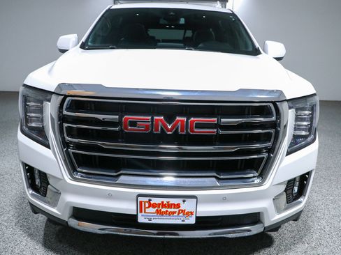 Used 2023 GMC Yukon XL SLT AWD/4WD image 4