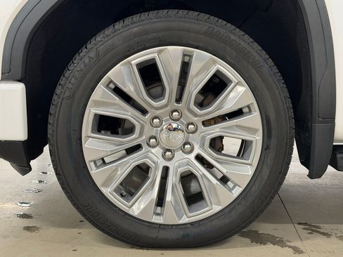 Used 2022 GMC Sierra 1500 Denali w/ Denali Reserve Package AWD/4WD image 13