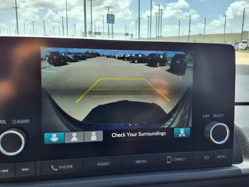 Used 2024 Honda CR-V EX image 11