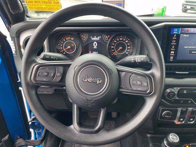 Used 2025 Jeep Wrangler Sport AWD/4WD image 13