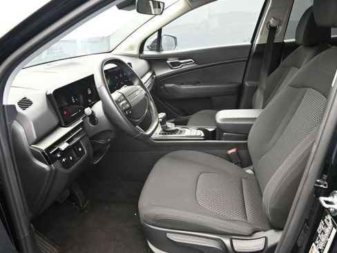 Used 2026 Kia Sportage LX FWD image 13