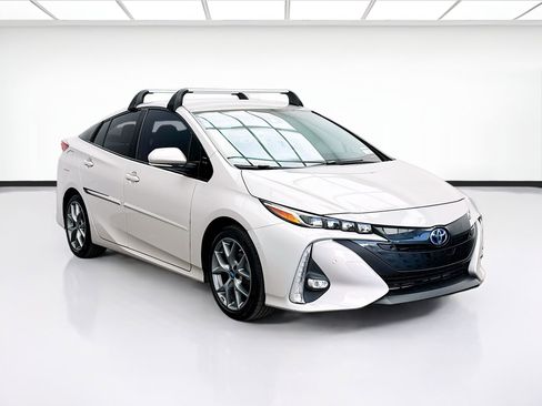 Used 2019 Toyota Prius Prime Advanced FWD image 3