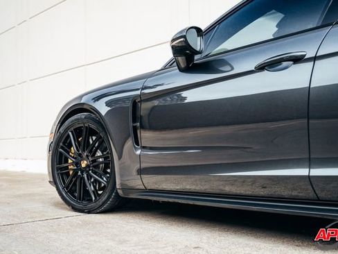 Used 2018 Porsche Panamera 4S image 27
