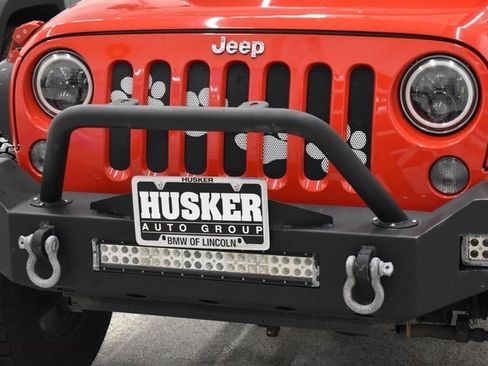 Used 2015 Jeep Wrangler Unlimited Sahara w/ Connectivity Group image 16