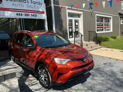 Used 2016 Toyota RAV4 LE AWD/4WD image 3