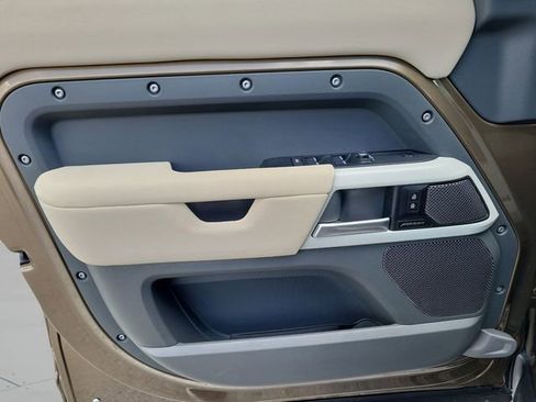 Used 2023 Land Rover Defender 110 S image 15