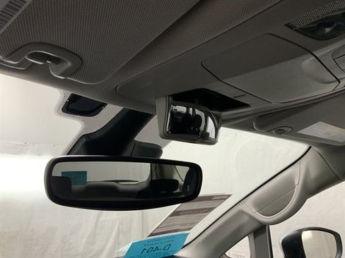 Used 2023 Chrysler Voyager LX image 41