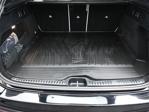 Used 2025 Mercedes-Benz GLC 300 image 29