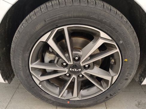 Used 2023 Kia Forte LXS FWD image 31
