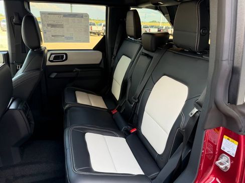 New 2026 Ford Bronco Outer Banks w/ Sasquatch Package AWD/4WD image 15