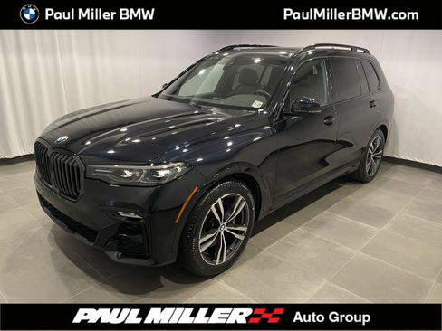 Certified 2022 BMW X7 xDrive40i w/ M Sport Package image 1