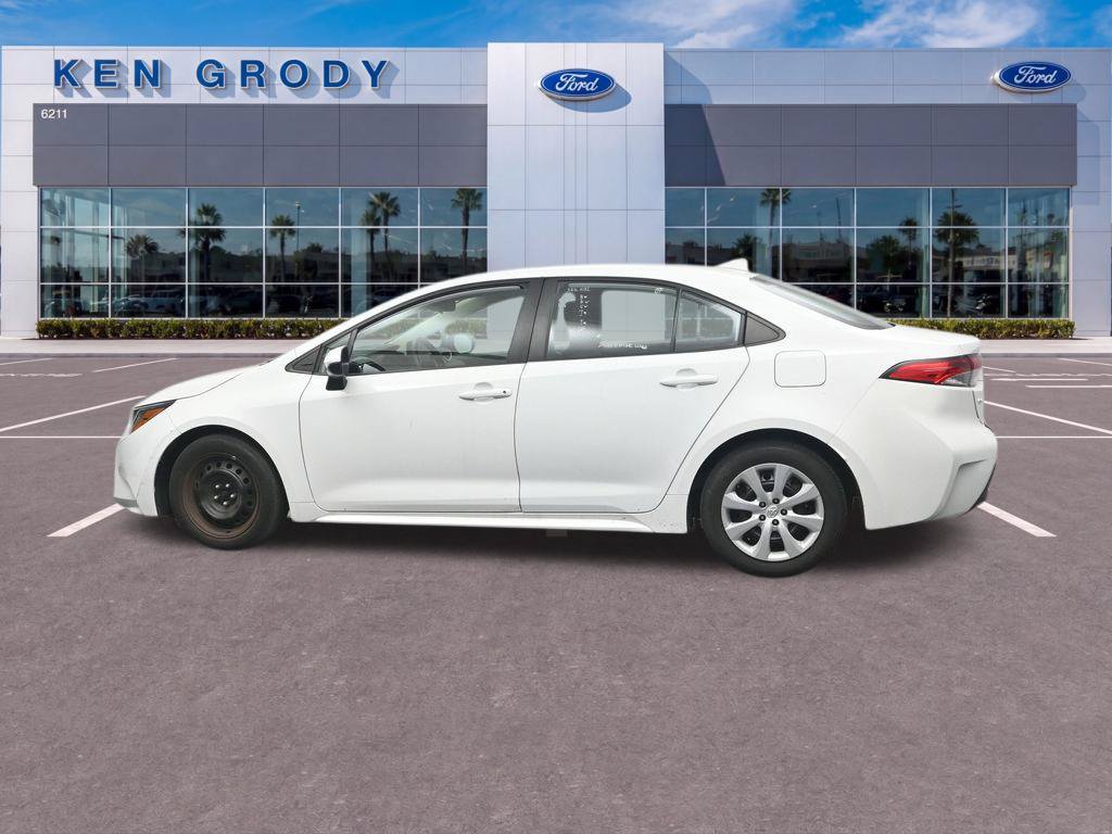 Used 2024 Toyota Corolla LE FWD image 3