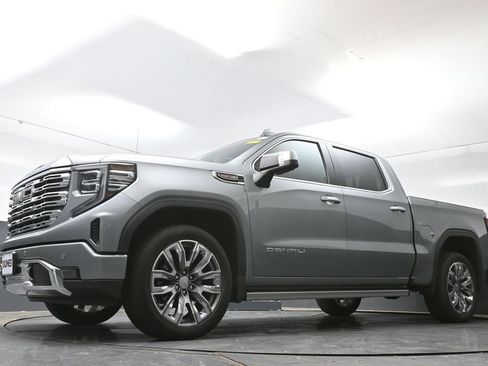 Used 2023 GMC Sierra 1500 Denali w/ Denali Reserve Package AWD/4WD image 29