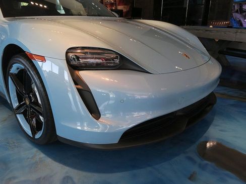 Used 2022 Porsche Taycan image 37