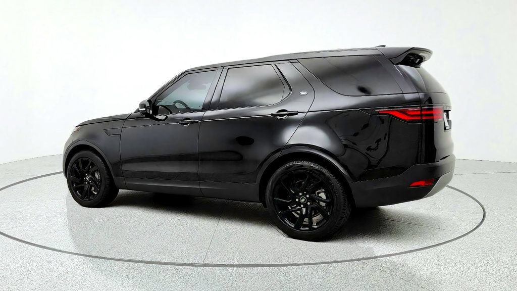 Used 2024 Land Rover Discovery S AWD/4WD image 7
