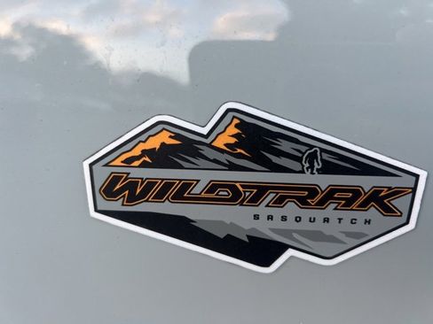 Used 2023 Ford Bronco Wildtrak image 5