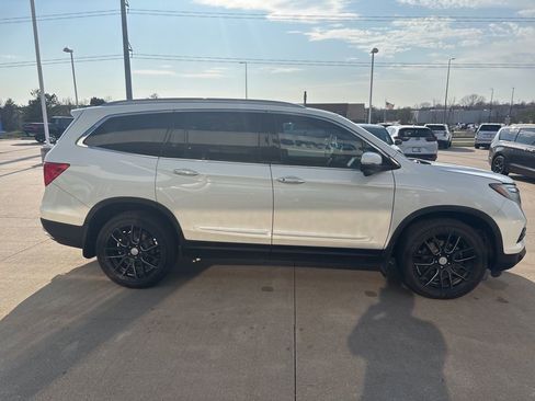 Used 2016 Honda Pilot Touring image 4