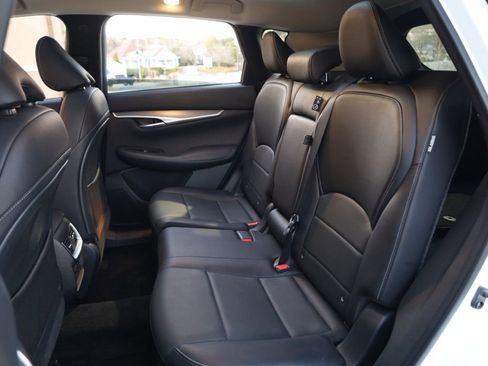 Used 2023 INFINITI QX50 Luxe image 19