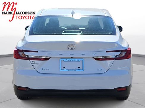 Used 2025 Toyota Camry LE image 11