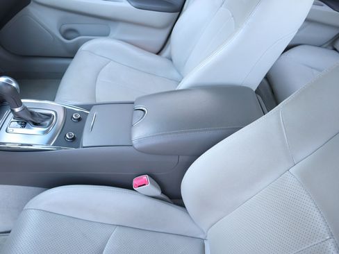 Used 2012 INFINITI G25 Journey image 36