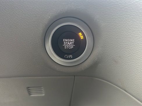 Used 2020 Chrysler Pacifica Touring-L Plus w/ Advanced Safetytec Group image 25