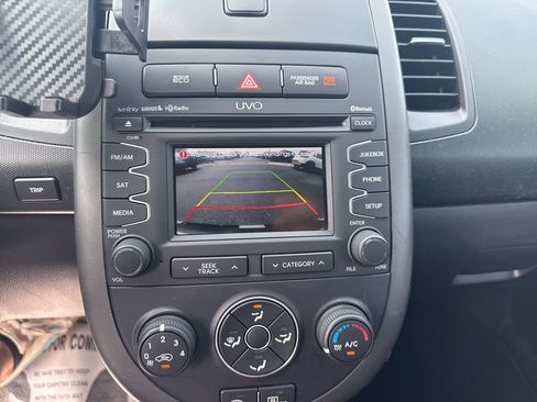 Used 2012 Kia Soul + w/ Audio Pkg FWD image 21