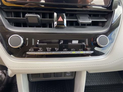 Used 2025 Toyota Corolla Cross L image 22