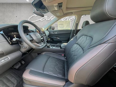 New 2026 Nissan Pathfinder Platinum FWD image 20