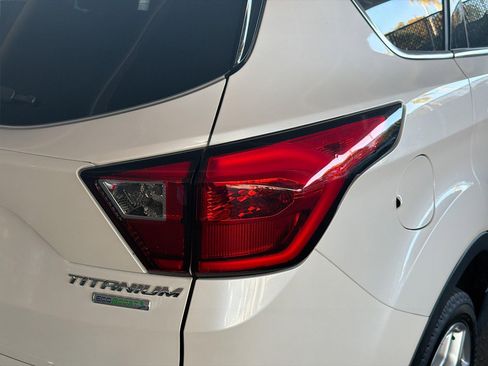 Used 2019 Ford Escape Titanium image 27