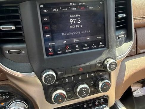 Used 2019 RAM 1500 Laramie AWD/4WD image 13