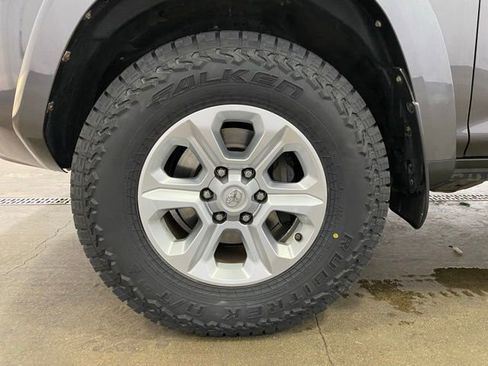Used 2020 Toyota 4Runner SR5 Premium w/ Moonroof Package AWD/4WD image 24