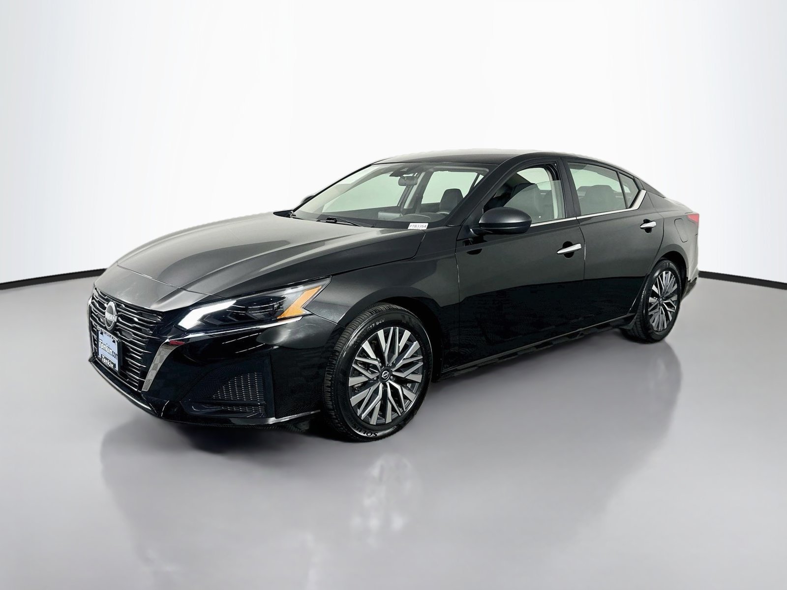 Used 2025 Nissan Altima 2.5 SV FWD image 3