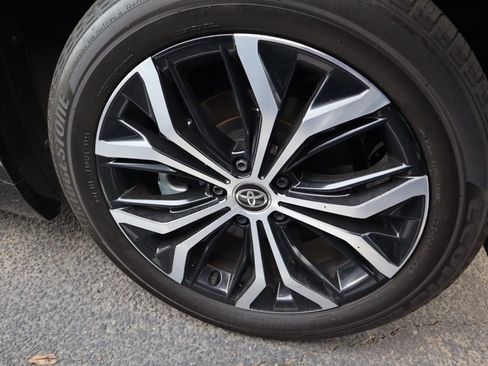 Used 2025 Toyota Crown Signia image 16