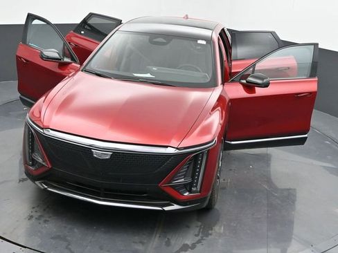 New 2025 Cadillac Lyriq Sport image 57